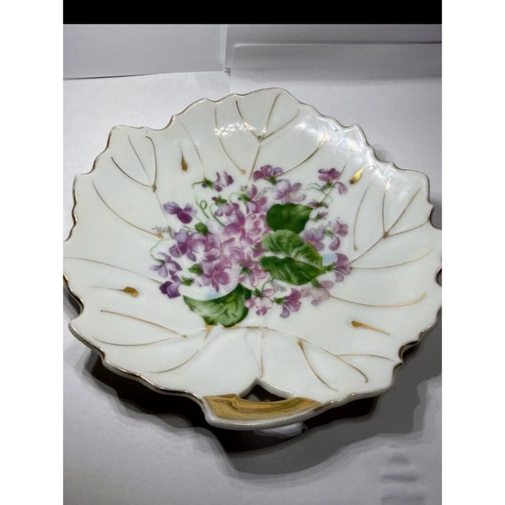 Nasco Vintage 1960's Leaf Shaped Trinket Dish 24K GOLD Trim 4.5"